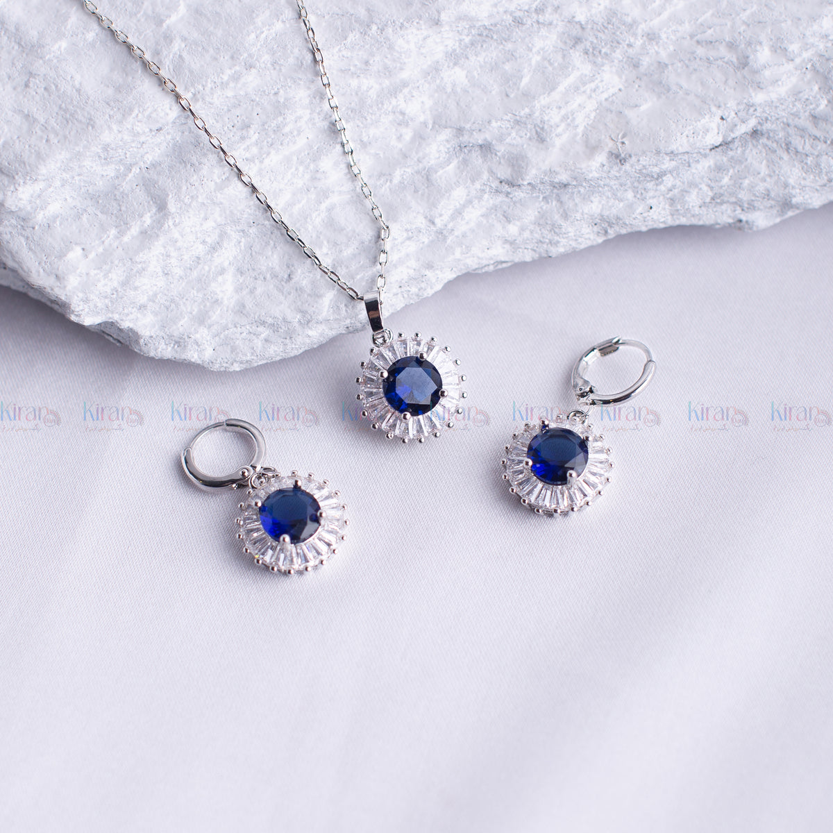 Blue Moon Pendent Set