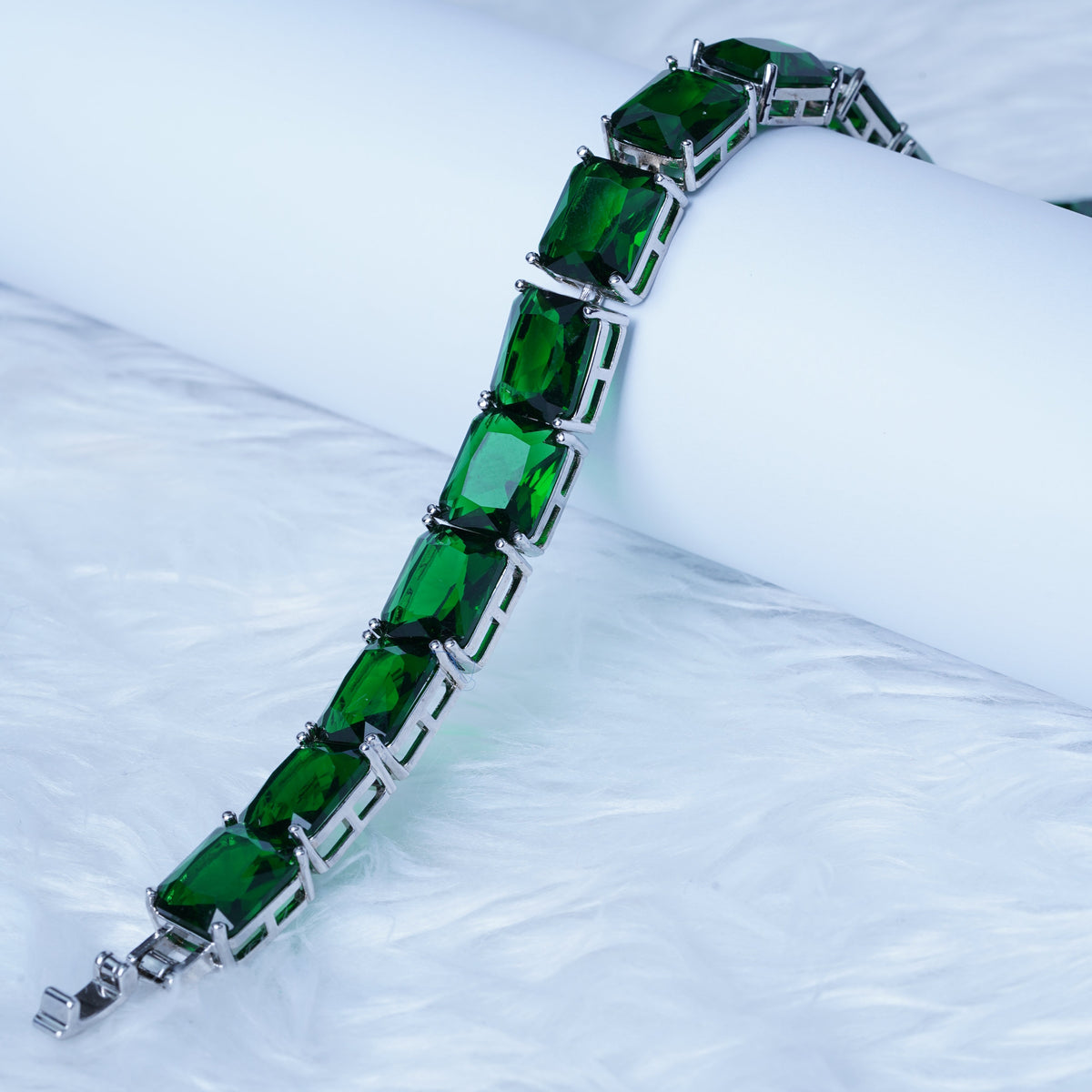 ZHURI EMERALA BRACELET