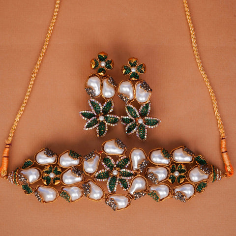 Emerald Petal Pearl Set