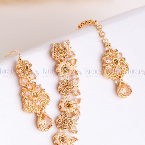 Penta Flora Pearl Zirconia  Necklace Set